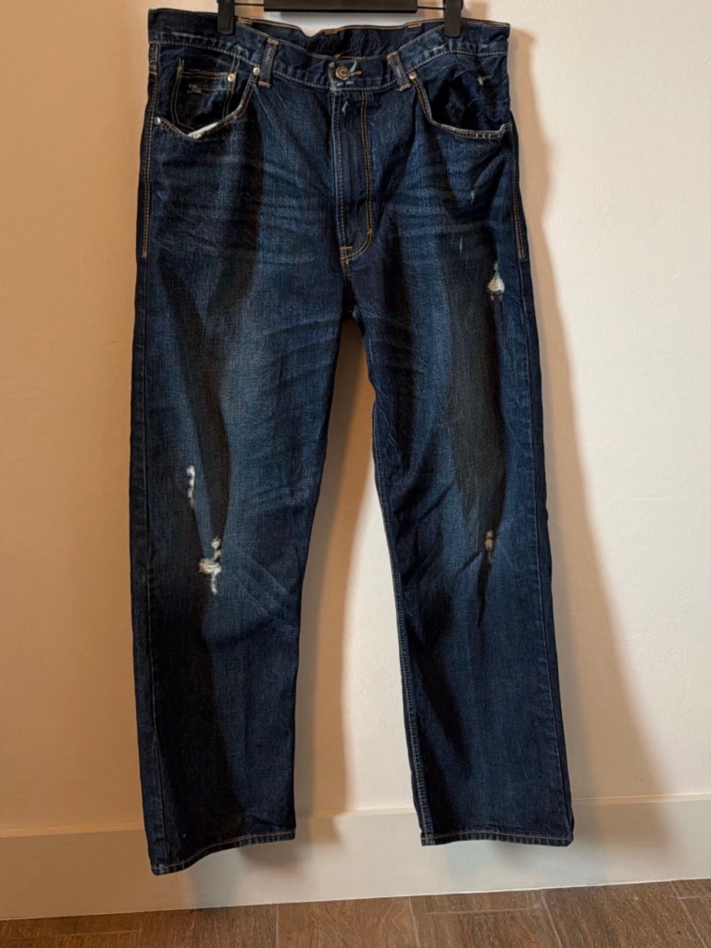 Cremieux Distressed Dark Wash Denim Jeans